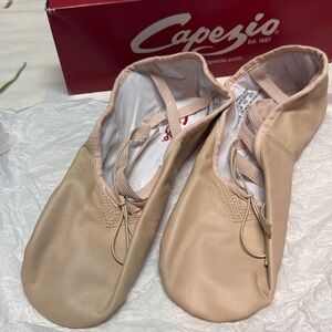 SOLD - NIB Capezio Ballet shoes slippers Leather Cobra 2033 women size 10.5